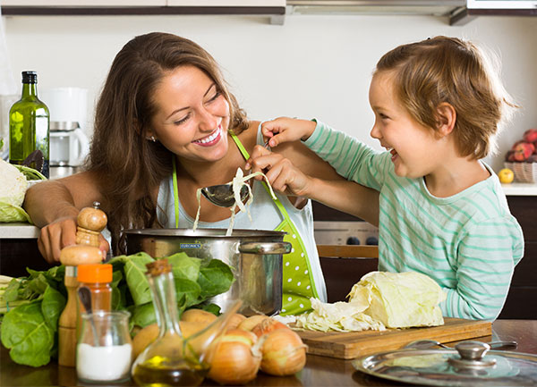 10 electrodomésticos para niños. Cocinar con niños sin peligro en la cocina  - Euronics