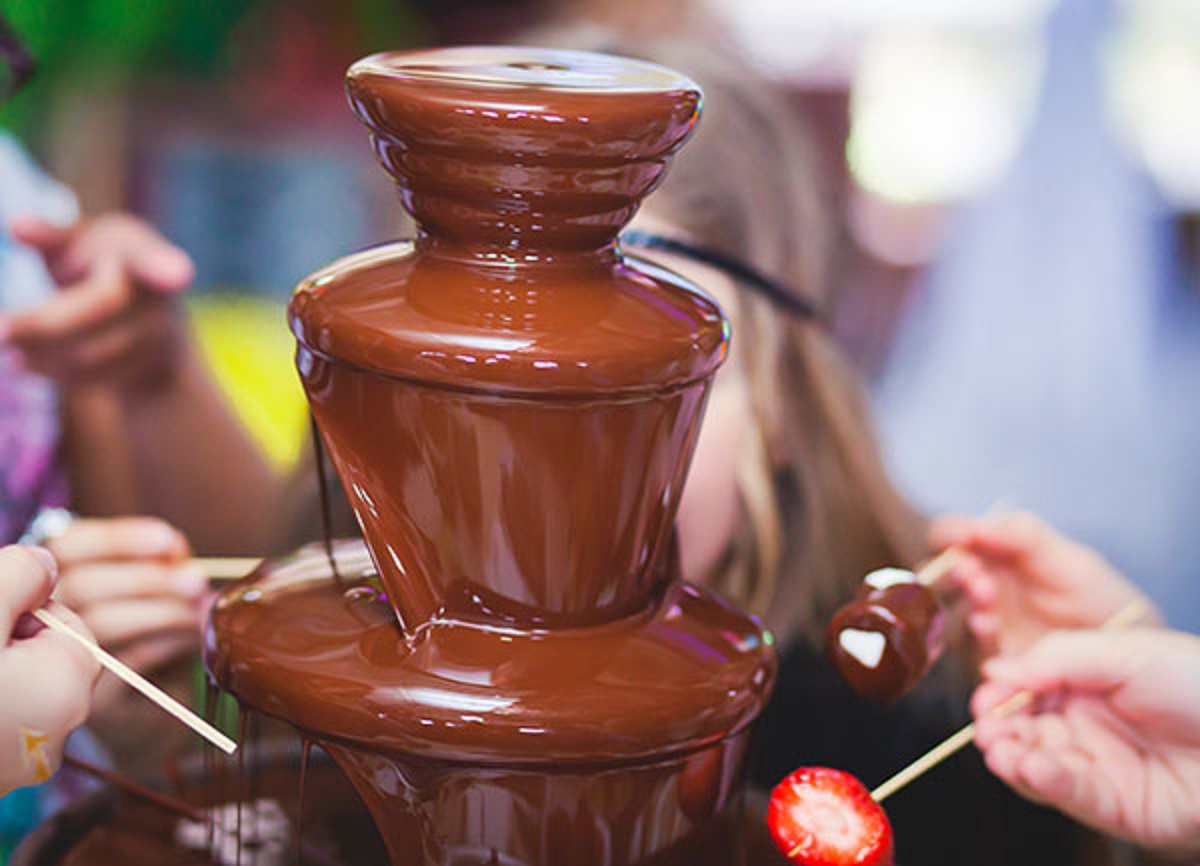 Fuente chocolate  Fuentes de chocolate, Fuente de chocolate mesas