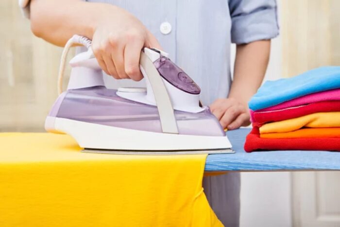 cómo limpiar una plancha de ropa